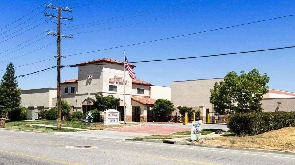 beaumont self storage building